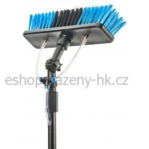 Teleskopický čisticí kartáč na solární panely s přípojkou vody Heissner, délka 460 cm
