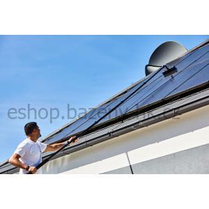 Teleskopický čisticí kartáč na solární panely s přípojkou vody Heissner, délka 460 cm